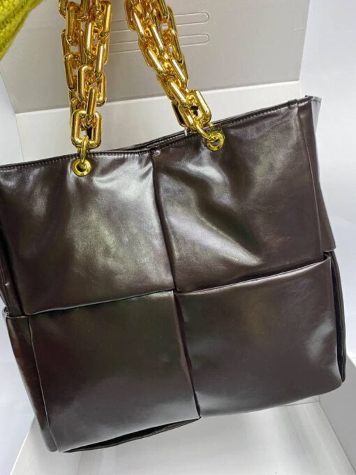 Женская плетеная кожаная сумка Bottega Veneta коричневая 35/33/18 - фото 5