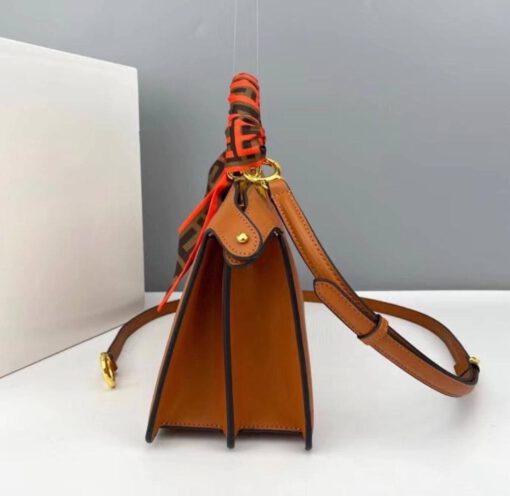 Женская кожаная сумка Fendi 64832 оранжевая 29/18 см - фото 3