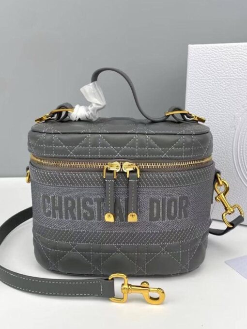 Женская кожаная сумка-косметичка Dior Travel серая 22/16 - фото 1