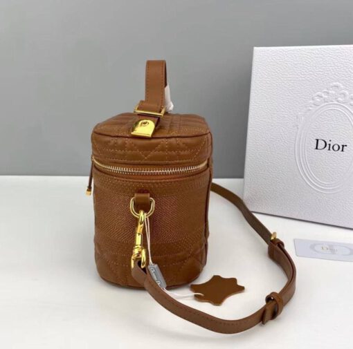Женская кожаная сумка-косметичка Dior Travel коричневая 22/16 - фото 8