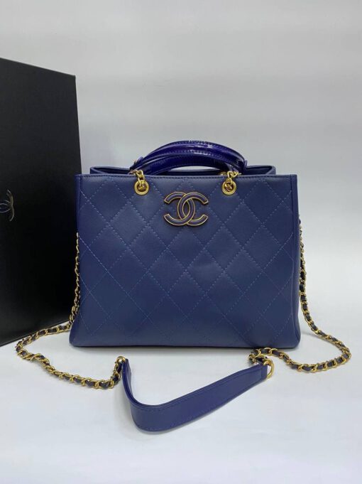 Женская кожаная сумка Chanel синяя 28/21/12 см - фото 1