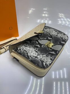 Женская сумка-планшет Louis Vuitton комбинированная 25/18/8 A65388