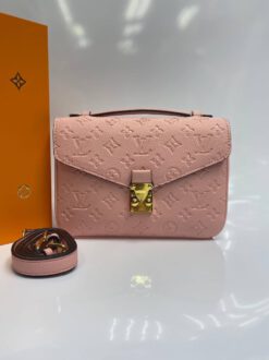 Женская сумка-планшет Louis Vuitton розовая 25/18/8 - фото 10