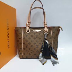 Женская кожаная сумка Louis Vuitton коричневая 28/24/16 - фото 4