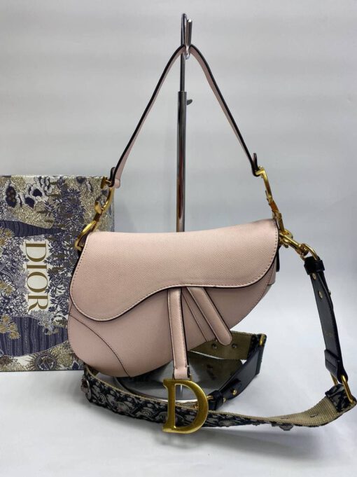 Женская кожаная сумка Christian Dior Saddle бежевая 25/20/7 - фото 1