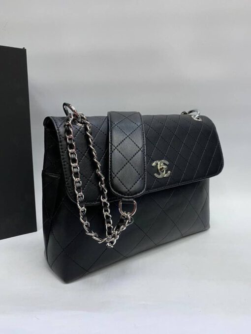 Женская кожаная сумка Chanel черная 33/22/10 см - фото 5