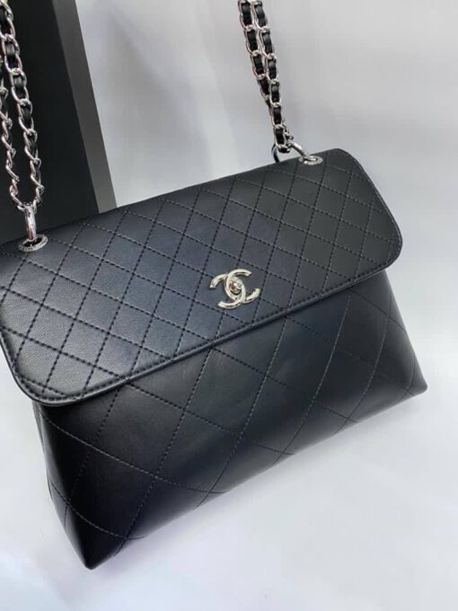 Женская кожаная сумка Chanel черная 33/22/10 см - фото 6