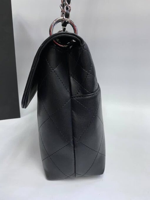 Женская кожаная сумка Chanel черная 33/22/10 см - фото 7