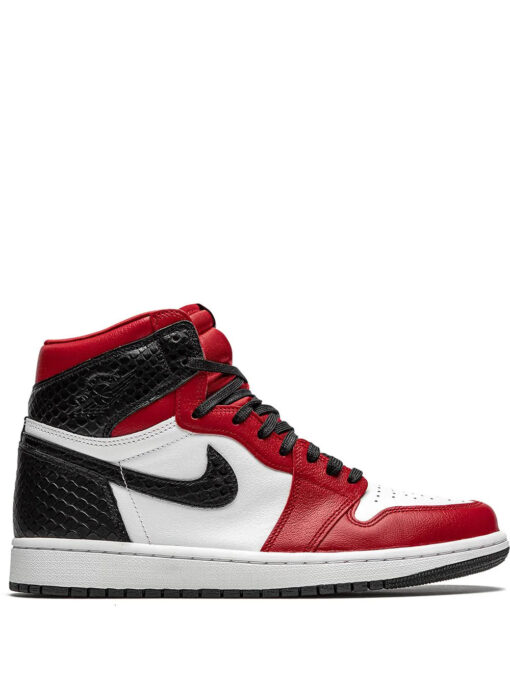 Кроссовки Nike Air Jordan 1 Retro Black/White/Red - фото 5