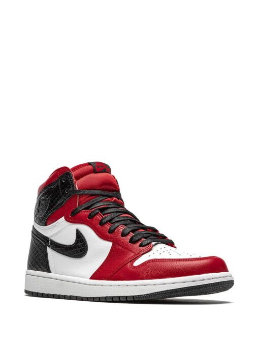 Кроссовки Nike Air Jordan 1 Retro Black/White/Red - фото 2