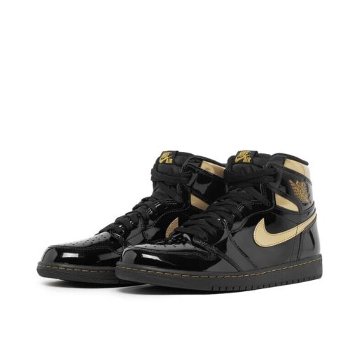 Кроссовки Nike Air Jordan 1 Retro "BLACK METALLIC GOLD" - фото 3