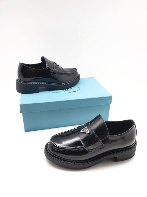 Туфли-лоферы женские Prada черные коллекция 2021-2022 A66091 - фото 5