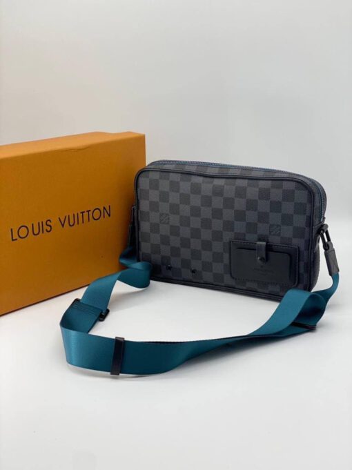 Мужская сумка Louis Vuitton черная 26/17 коллекция 2021-2022 - фото 4