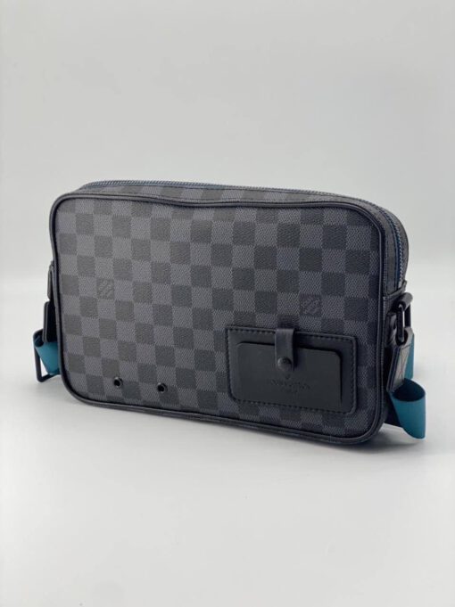 Мужская сумка Louis Vuitton черная 26/17 коллекция 2021-2022 - фото 1