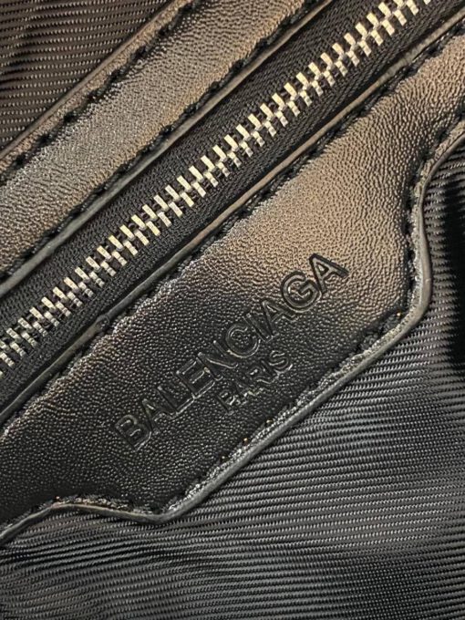 Женская кожаная сумка Balenciaga бежевая 25/22 коллекция 2021-2022 - фото 4