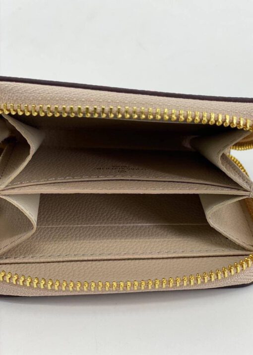 Женский кожаный кошелёк Louis Vuitton коричневый 11/8 коллекция 2021-2022 - фото 2