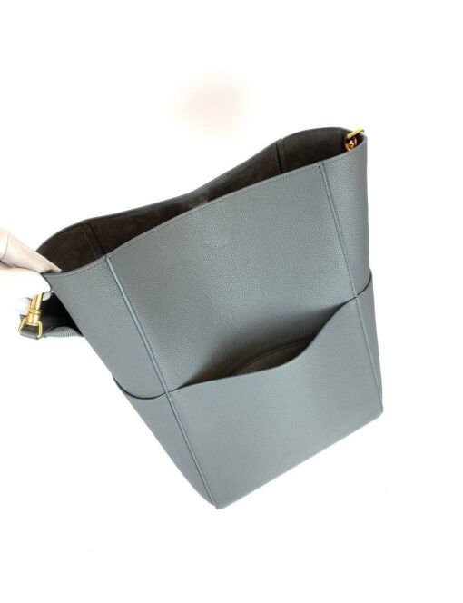 Женская сумка Celine Sangle Busket Bag in Soft Grained Calfskin серая 33/23/17 - фото 5
