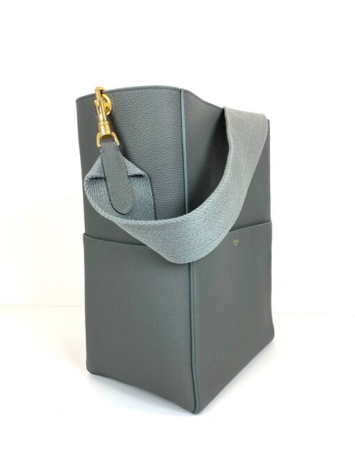 Женская сумка Celine Sangle Busket Bag in Soft Grained Calfskin серая 33/23/17 - фото 8