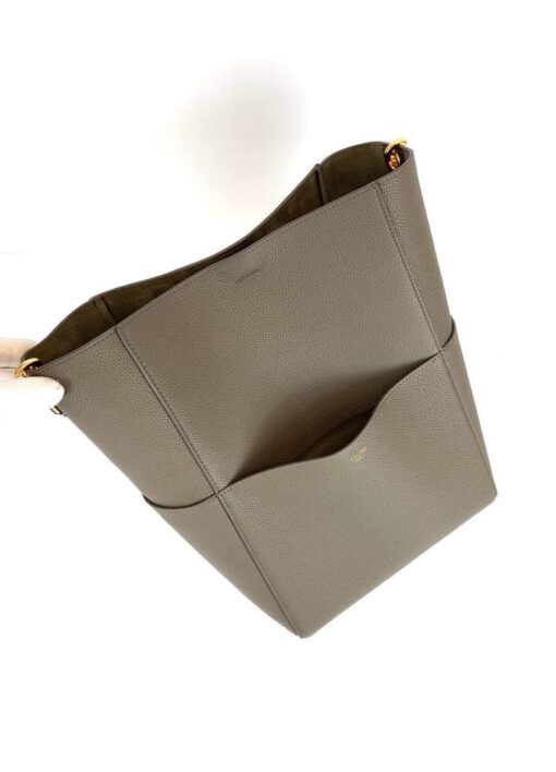 Женская сумка Celine Sangle Busket Bag in Soft Grained Calfskin коричневая 33/23/17 - фото 5