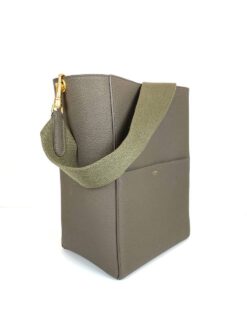 Женская сумка Celine Sangle Busket Bag in Soft Grained Calfskin коричневая 33/23/17