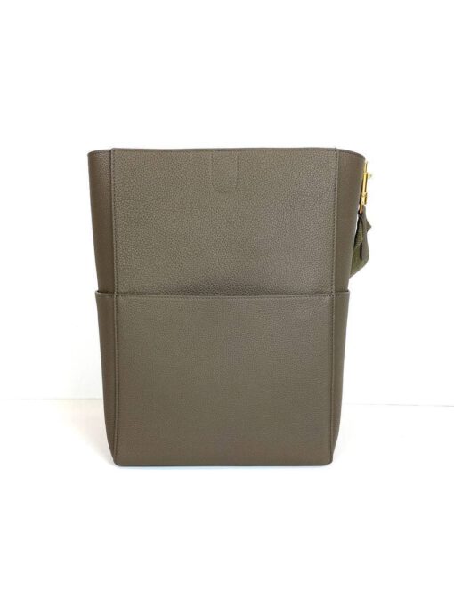 Женская сумка Celine Sangle Busket Bag in Soft Grained Calfskin коричневая 33/23/17 - фото 3