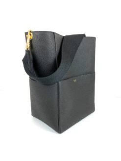 Женская сумка Celine Sangle Busket Bag in Soft Grained Calfskin черная 33/23/17