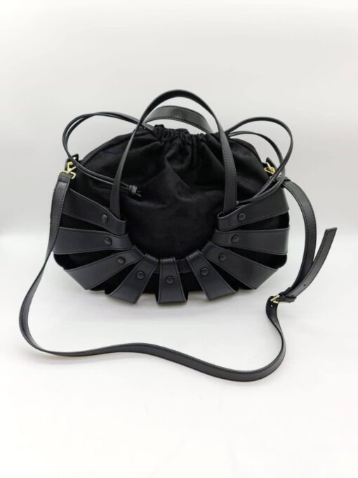 Женская кожаная сумка Bottega Veneta черная 40/24 - фото 2