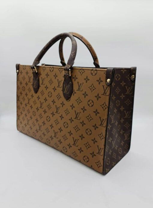 Женская сумка-тоут Louis Vuitton коричневая 43/27/17 коллекция 2021-2022 - фото 1