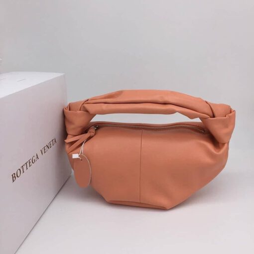 Женская кожаная сумка Bottega Veneta оранжевая 30/13 коллекция 2021-2022 - фото 1