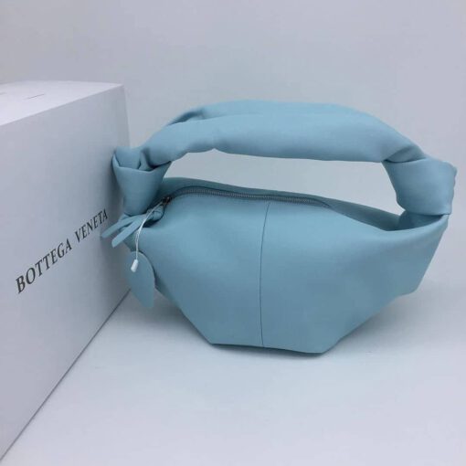 Женская кожаная сумка Bottega Veneta голубая 30/13 коллекция 2021-2022 - фото 3