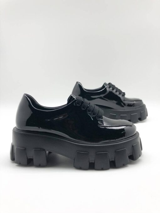 Туфли-дерби женские Prada черные коллекция 2021-2022 A66799 - фото 1