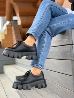 Туфли-дерби женские Prada черные коллекция 2021-2022 A66811