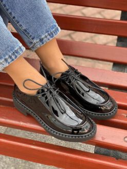 Туфли-дерби женские Prada черные лакированные коллекция 2021-2022