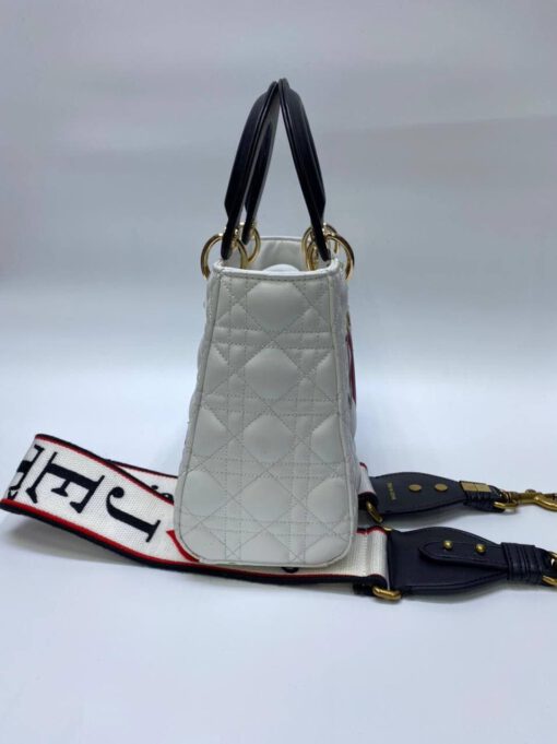 Женская кожаная сумка Lady Dior белая 24/20 коллекция 2021-2022 - фото 4