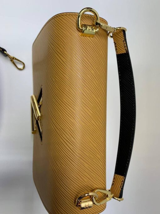 Женская кожаная сумка Louis Vuitton желто-бежевая 23/17 коллекция 2021-2022 - фото 6