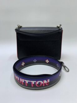 Женская кожаная сумка Louis Vuitton черная 23/17 коллекция 2021-2022 A68450
