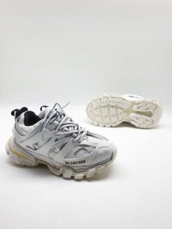 Женские кроссовки Balenciaga Track 3 белые коллекция 2021-2022 A69992