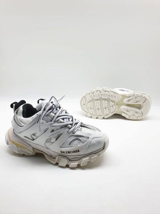 Женские кроссовки Balenciaga Track 3 белые коллекция 2021-2022 A69992 - фото 3