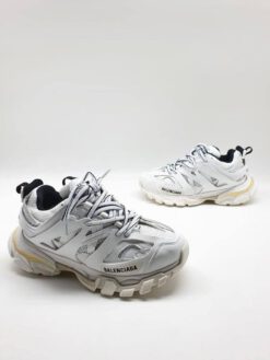 Женские кроссовки Balenciaga Track 3 белые коллекция 2021-2022 A69992 - фото 10