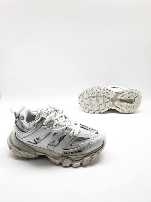 Женские кроссовки Balenciaga Track 3 белые коллекция 2021-2022 A70032 - фото 5