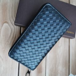 Кожаный портмоне-кошелек Bottega Veneta черный 20/10 см