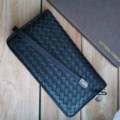 Кожаный портмоне-кошелек Bottega Veneta черный 22/11,5 см