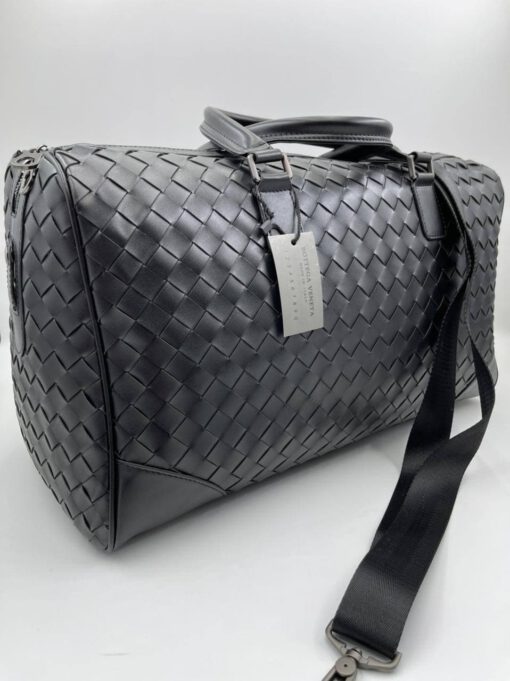 Дорожная кожаная сумка Bottega Veneta черная 50/30 см. коллекция 2021-2022 A70802 - фото 1