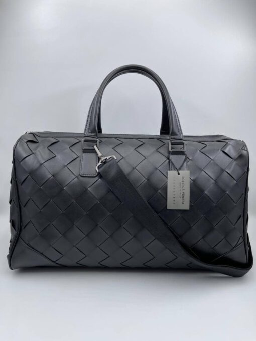 Дорожная кожаная сумка Bottega Veneta черная 50/30 см. коллекция 2021-2022 A70810 - фото 1