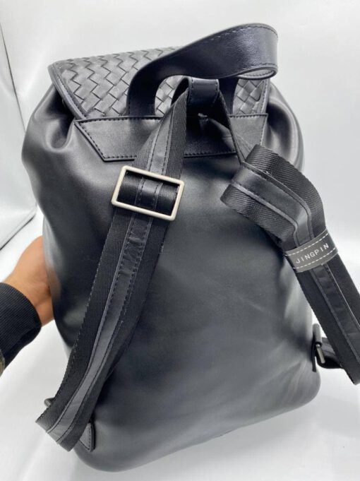 Рюкзак кожаный Bottega Veneta черный 38/28 см коллекция 2021-2022 - фото 4