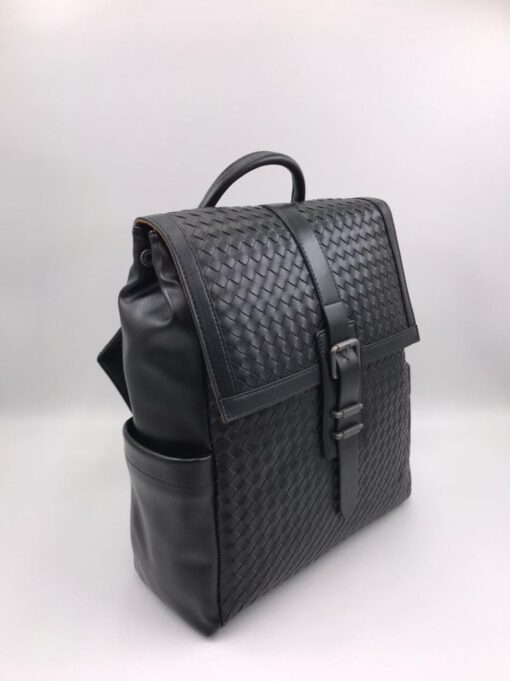 Рюкзак кожаный Bottega Veneta черный 34/30 см коллекция 2021-2022 - фото 1