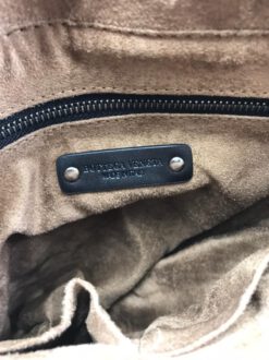 Мужская кожаная сумка Bottega Veneta черная 26/26 коллекция 2021-2022 A71073