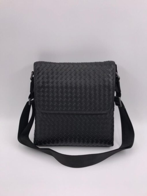 Мужская кожаная сумка Bottega Veneta черная 26/26 коллекция 2021-2022 A71117 - фото 1