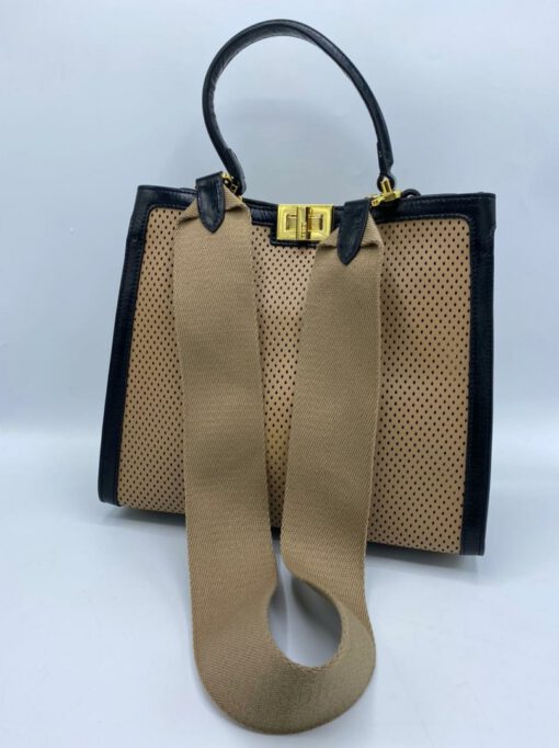 Женская кожаная сумка Fendi 78692 бежевая с перфорацией 30/25 см - фото 1