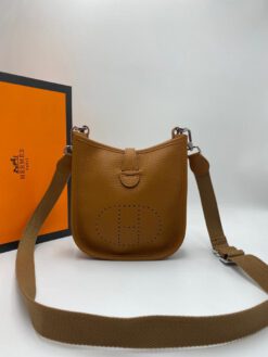 Женская кожаная сумка Hermes коричневая 18/18 см - фото 6